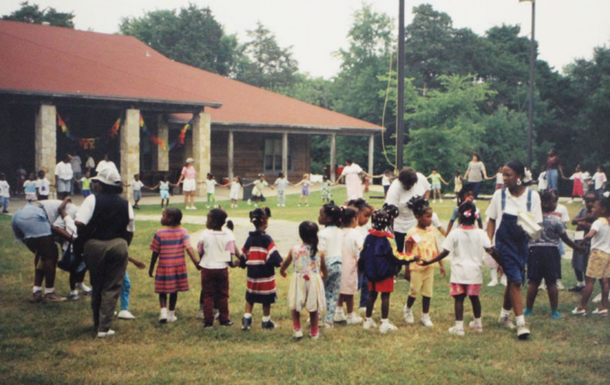 Girl Scouts gather for flag ceremony in 1991